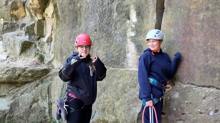mädchen beim klettern | © leonie hoffmann